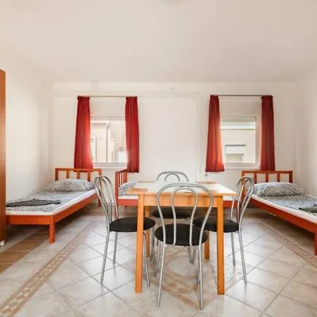 מלון דירות Azure House