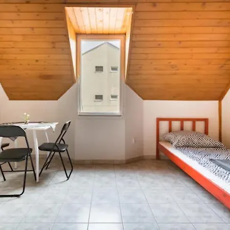 Azure House Lägenhetshotell Keszthely